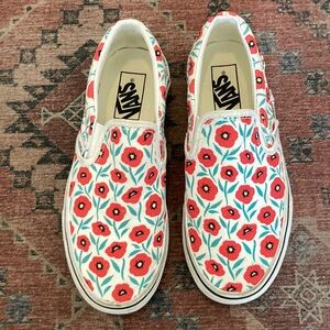 Poppy Slip On Vans size 7